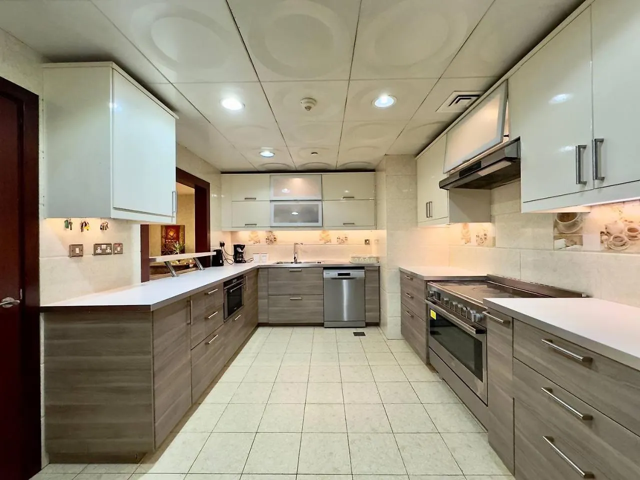 Inn Ar Home Jbr Bed Space Dubai United Arab Emirates